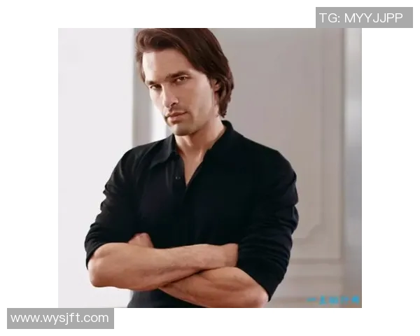 法国足球明星穿西装的魅力与风格解析，展现运动与时尚的完美结合